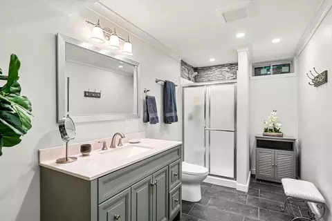 Bath - 129 Rangeley Rd, Chestnut Hill, MA 02467 photo 5 of 6