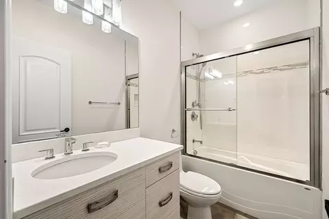 Bath - 129 Rangeley Rd, Chestnut Hill, MA 02467 photo 3 of 6