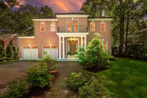 129 Rangeley Rd, Chestnut Hill, MA 02467