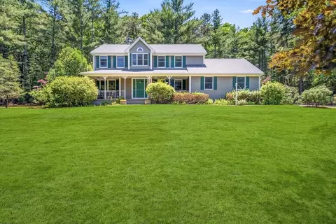 5 Geryk Ct, Southampton, MA 01073