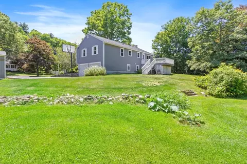 Exterior - 3 Thomas Dr, Franklin, MA 02038 photo 2 of 10