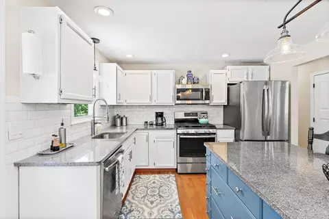 Kitchen - 3 Thomas Dr, Franklin, MA 02038 photo 5 of 7