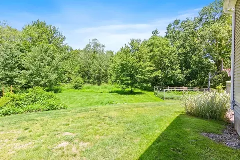 Exterior - 3 Thomas Dr, Franklin, MA 02038 photo 6 of 10