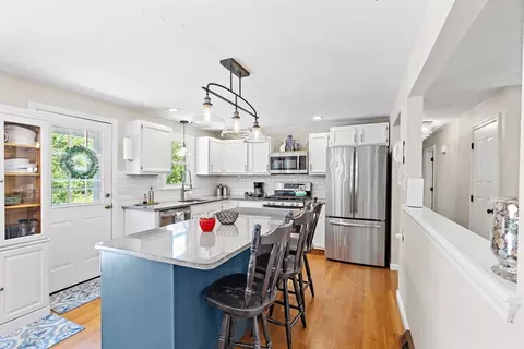 Kitchen - 3 Thomas Dr, Franklin, MA 02038 photo 1 of 7
