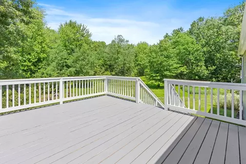 Exterior - 3 Thomas Dr, Franklin, MA 02038 photo 3 of 10