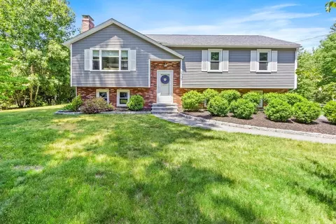 Exterior - 3 Thomas Dr, Franklin, MA 02038 photo 7 of 10