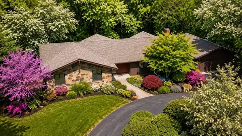 26 Brooks Rd, Longmeadow, MA 01106