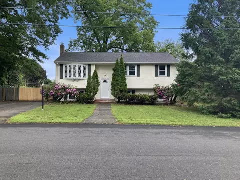 35 Donna St, Brockton, MA 02302