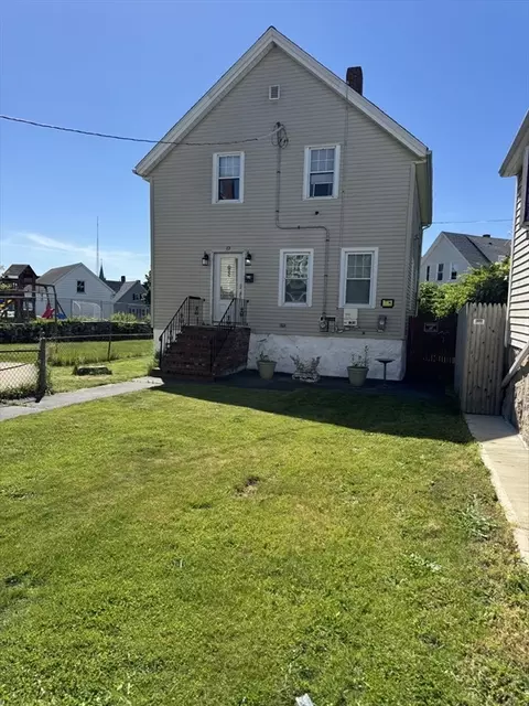 12 Sears St, New Bedford, MA 02740