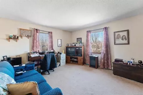 Bedroom - 41 Margaret Henry Rd, Killingly, CT 06239 photo 3 of 6