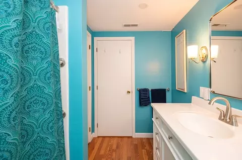 Bath - 30 Conant St #1B, Beverly, MA 01915 photo 4 of 5