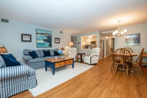 30 Conant St #1B, Beverly, MA 01915