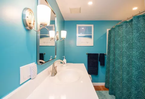 Bath - 30 Conant St #1B, Beverly, MA 01915 photo 5 of 5