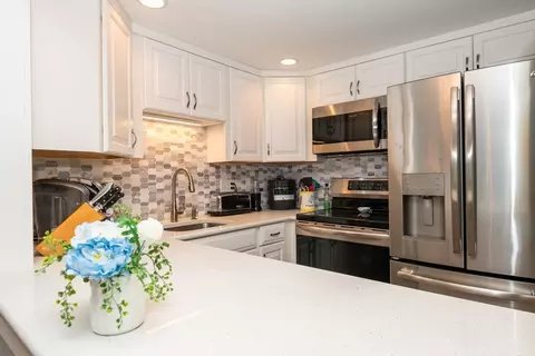 Kitchen - 30 Conant St #1B, Beverly, MA 01915 photo 2 of 6