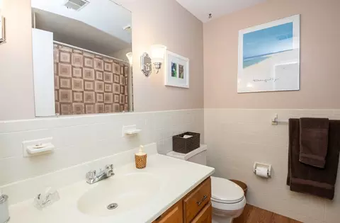 Bath - 30 Conant St #1B, Beverly, MA 01915 photo 1 of 5