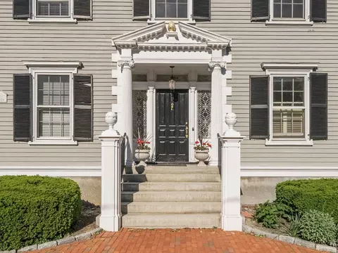 7 Hamilton St #3, Salem, MA 01970