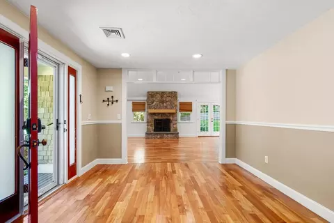 15 Central St, Acton, MA 01720 photo 4