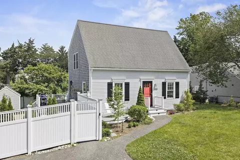 1146 Ferry St, Marshfield, MA 02050