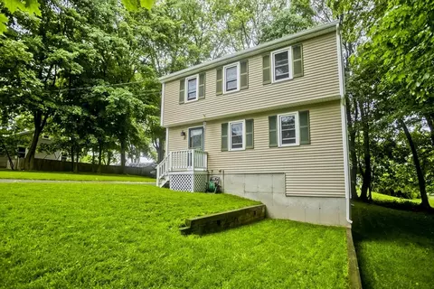 22 Porter St, Shirley, MA 01464
