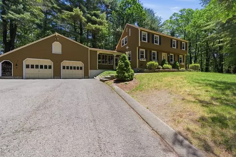 24 Novak Cir, Dracut, MA 01826