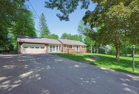 6 Spring St, Norfolk, MA 02056
