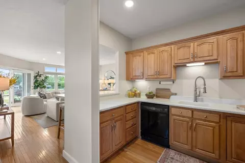 17 Bay Pointe Dr Ext #17, Buzzards Bay, MA 02532 photo 9
