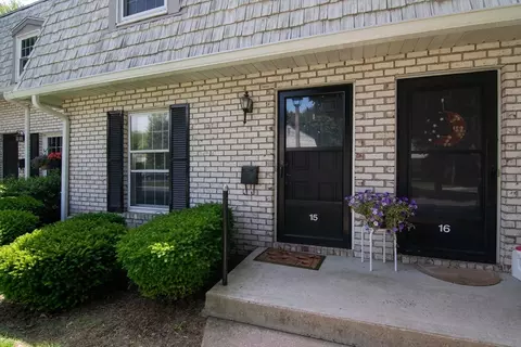 15 Plantation Dr #15, Agawam, MA 01001