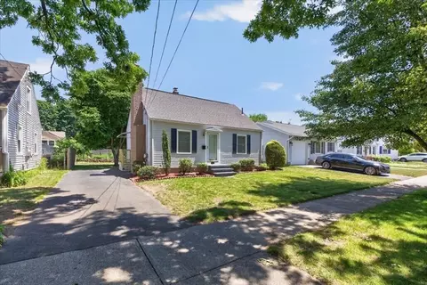 Exterior - 163 Powell Ave, Springfield, MA 01118 photo 6 of 12