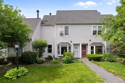 5 Prudence Crandall Ln #5, Easton, MA 02356