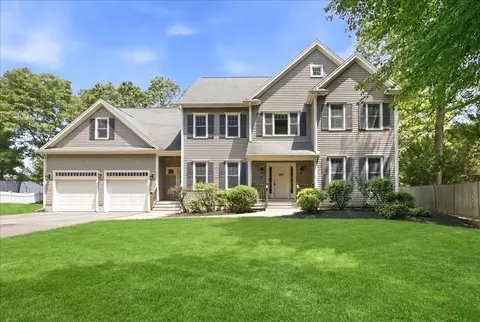 29 Brastow Dr, Medfield, MA 02052