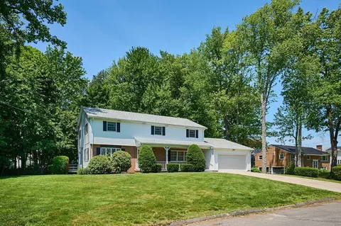 65 Blackberry Ln, Northampton, MA 01060