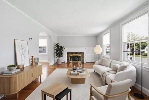 Living - 31 Beech St, Dedham, MA 02026 photo 2 of 6