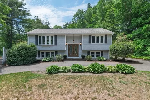 30 Canterbury Dr, Carver, MA 02330