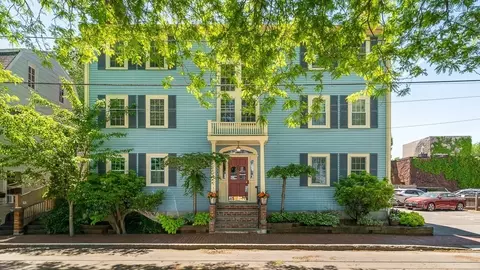 6 Temple St #3, Newburyport, MA 01950