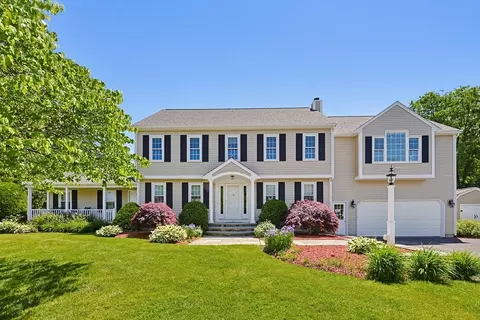 45 Massasoit Dr, North Attleboro, MA 02760