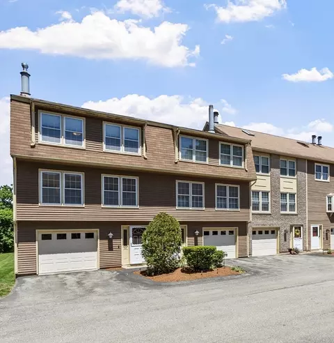 52 Heritage Dr #52, Tewksbury, MA 01876