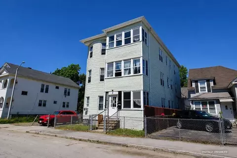 8 Douglas St, Worcester, MA 01603