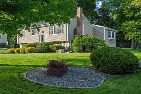 8 Ted Ln, Southborough, MA 01772
