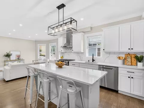 152 Washington St #1, Boston, MA 02135