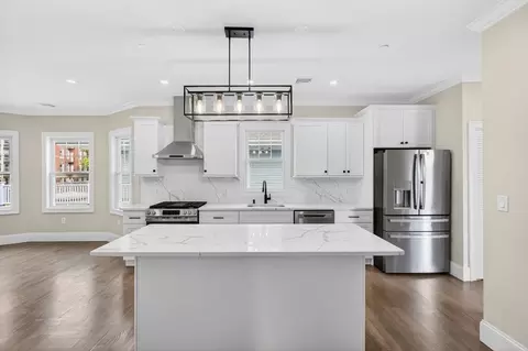 152 Washington St #2, Boston, MA 02135