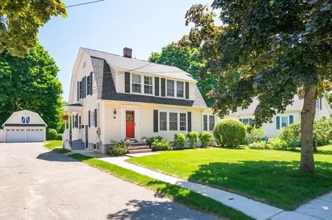 30 Hillside Ave, Amesbury, MA 01913