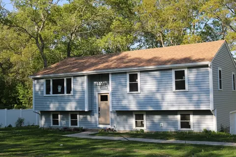 12 Flintlocke Dr, Plymouth, MA 02360