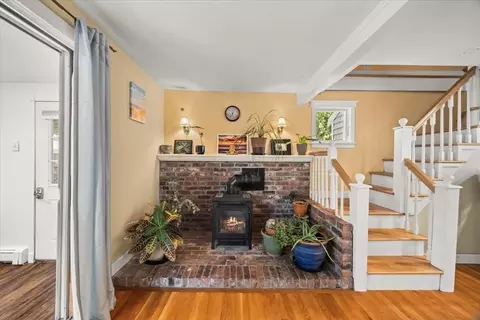 Entry Way - 39 Everett St, Marshfield, MA 02050 photo 3 of 4