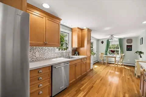 Kitchen - 39 Everett St, Marshfield, MA 02050 photo 1 of 3