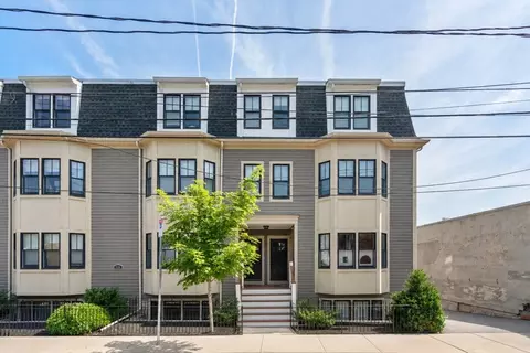 110 Park St #5, Boston, MA 02132