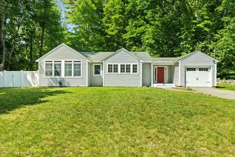 38 Fruit St, Mansfield, MA 02048