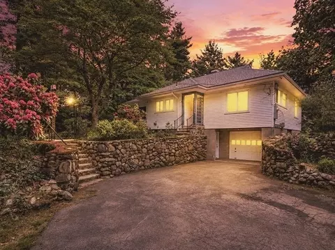 301 Lincoln St, Franklin, MA 02038
