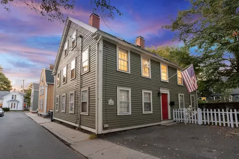 4 N Pine St #2, Salem, MA 01970
