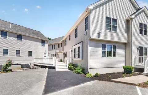 861 Washington #2, Canton, MA 02021