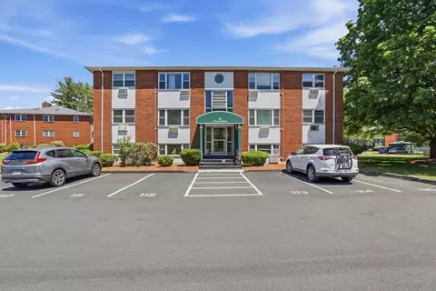 1 Colonial Dr #B1, Andover, MA 01810